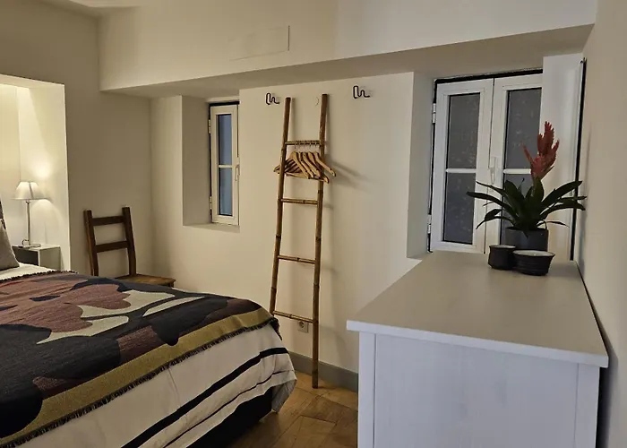 Casa Dos Bicos Charming شقة